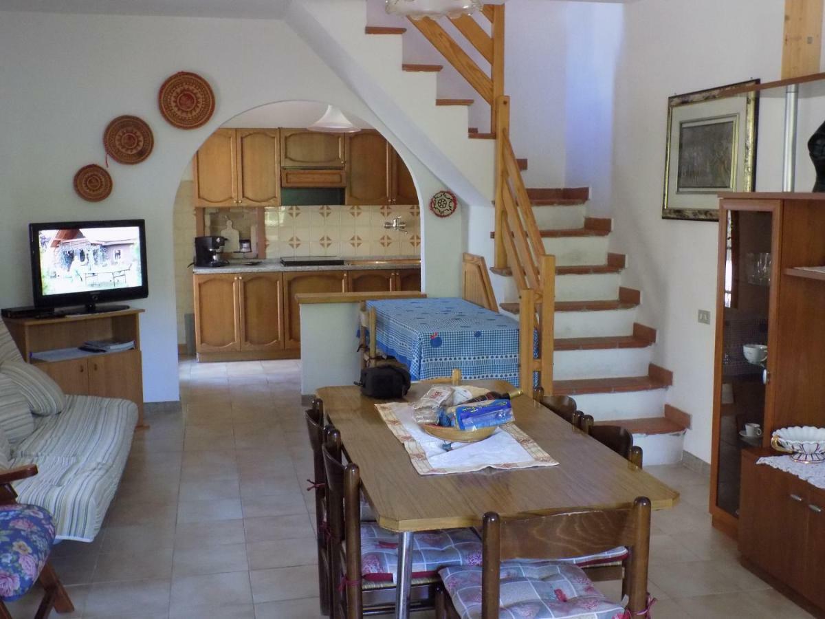 Casa Vacanze Gardenia Соланас Екстериор снимка