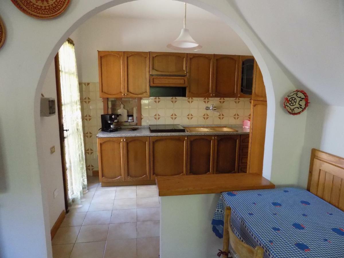 Casa Vacanze Gardenia Соланас Екстериор снимка